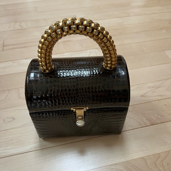 Vintage embossed patent leather purse - Picture 2 of 5